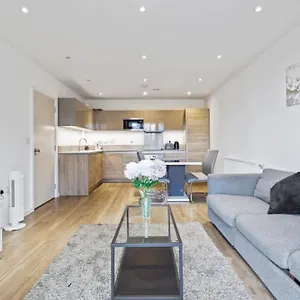 canning-town-2-bed-apartment.brighton-hotels-england.com/